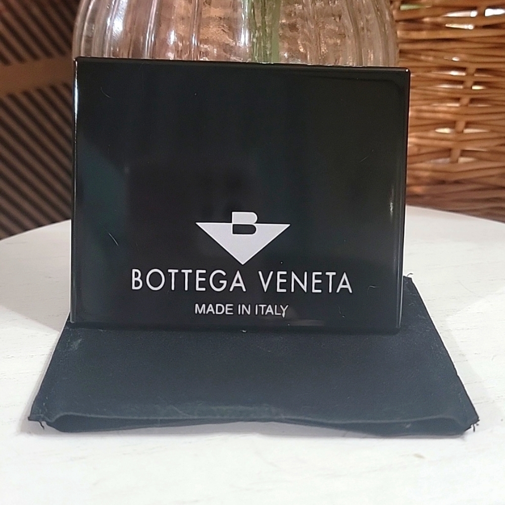 Bottega Veneta Compact Mirror - Picture 1 of 6